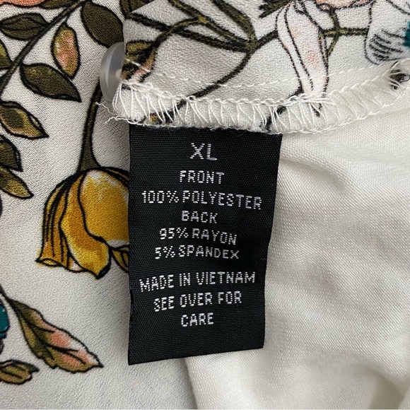 by & by Sheer Floral Sleeveless Blouse - Picture 7 of 7